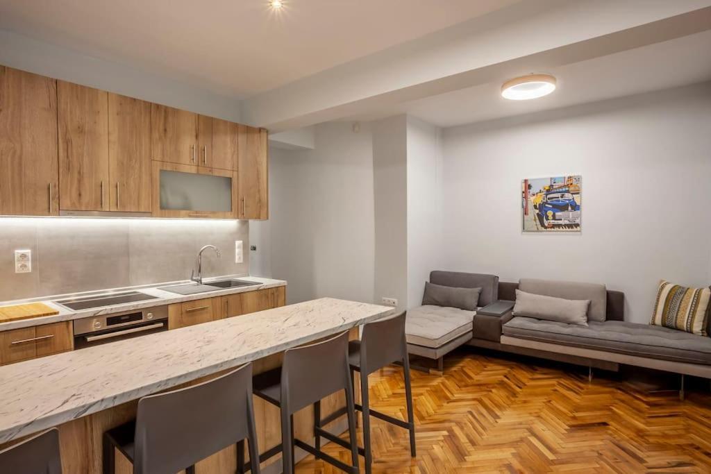 Karolou Ntil- Ground Floor Suite Thessaloníki Exteriör bild