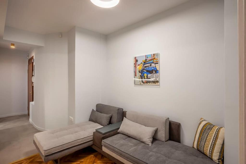 Karolou Ntil- Ground Floor Suite Thessaloníki Exteriör bild